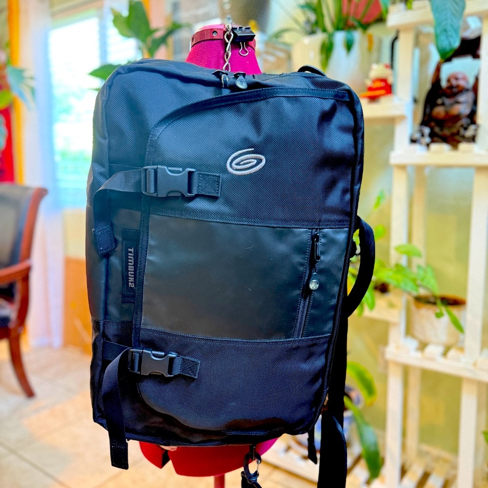Timbuk2 Versatile Messenger bag/Backpack/travel Bag in excellent condition.